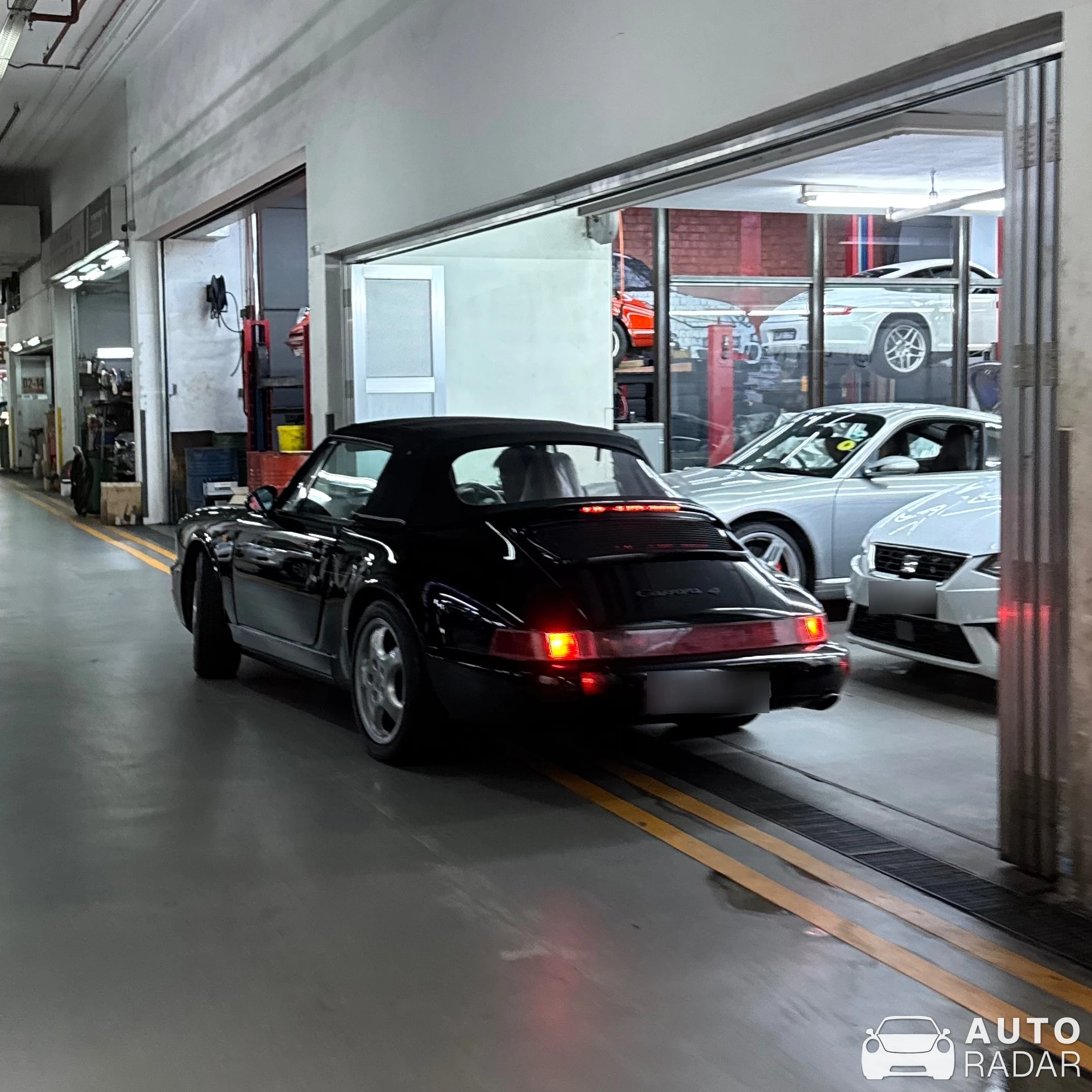 Porsche 964 Carrera 4 Cabriolet spotted in Singapore
