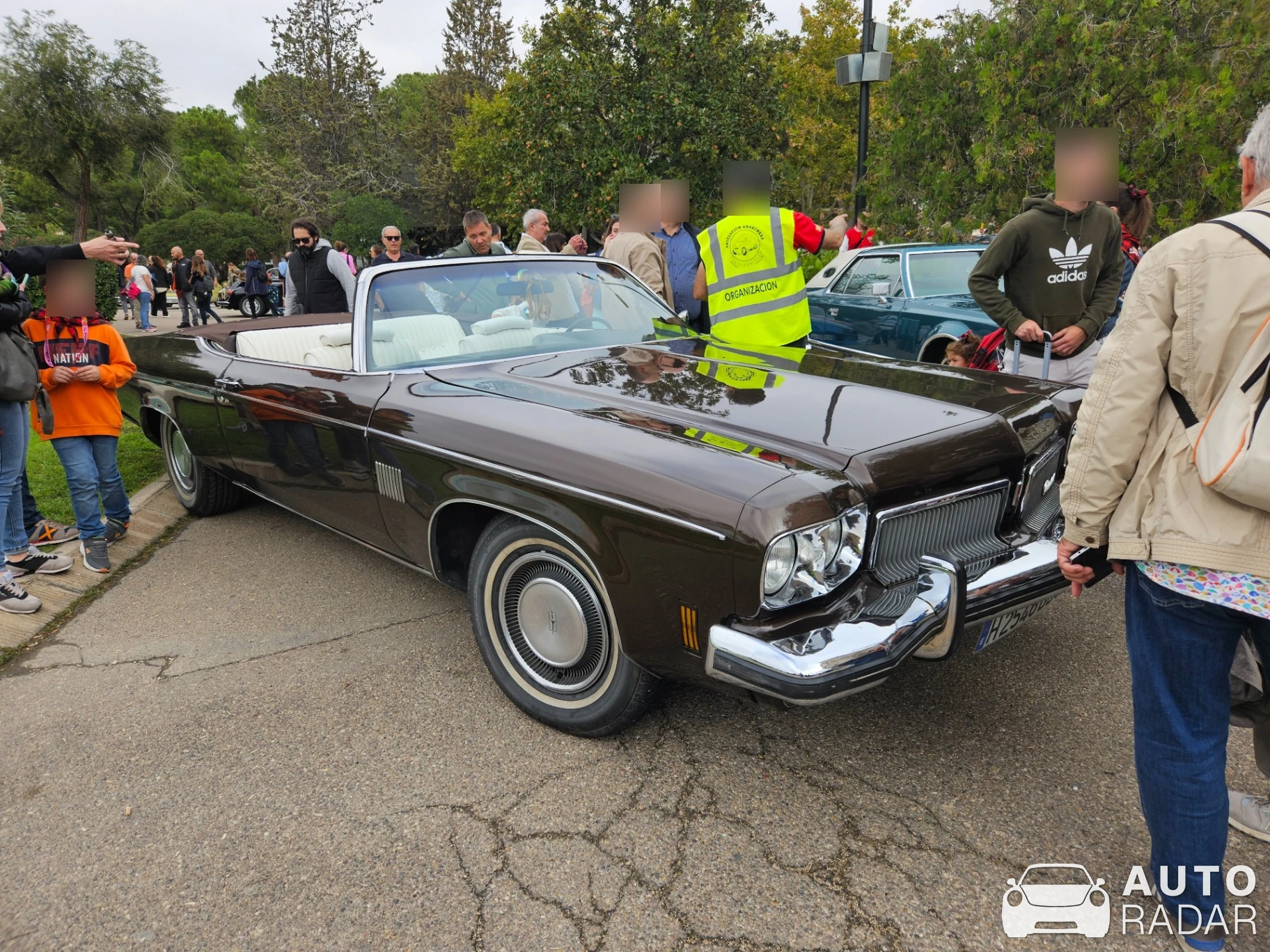 Oldsmobile Delta 88 Convertible spotted in Zaragoza