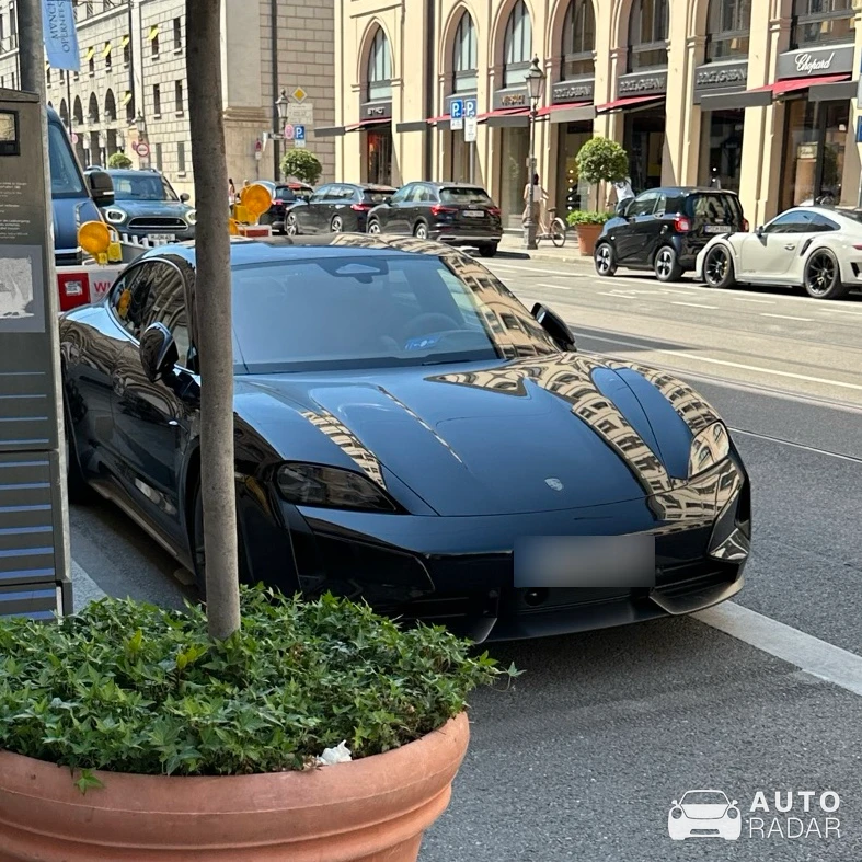 Porsche Taycan Turbo S spotted in München