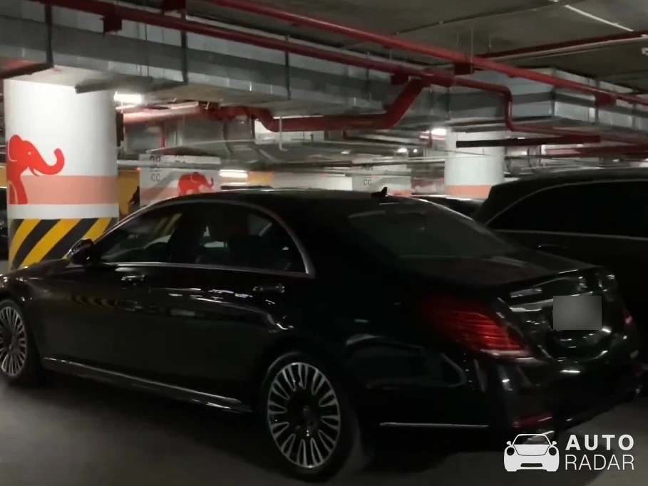Mercedes-Benz Brabus B50 spotted in Hanoi
