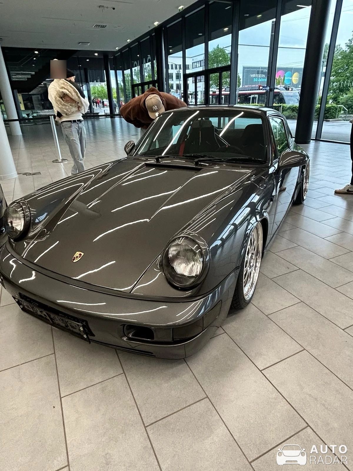Porsche 964 Carrera spotted in Anger