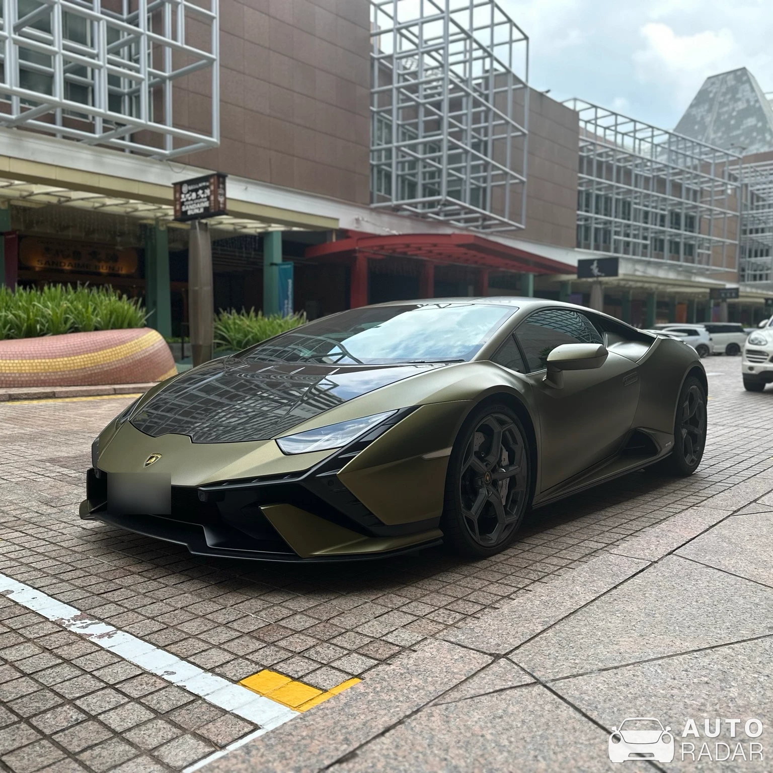 Lamborghini Huracán LP640-2 Tecnica spotted in Singapore