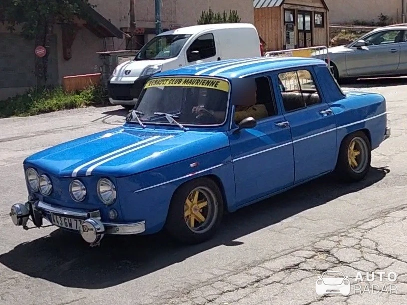 Renault R8 Gordini spotted in Valloire