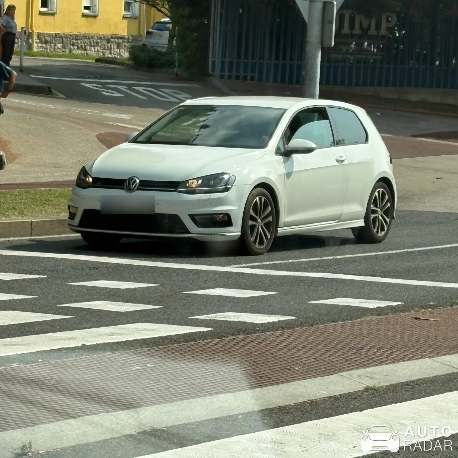 Volkswagen Golf MkVII R-Line spotted in Santander
