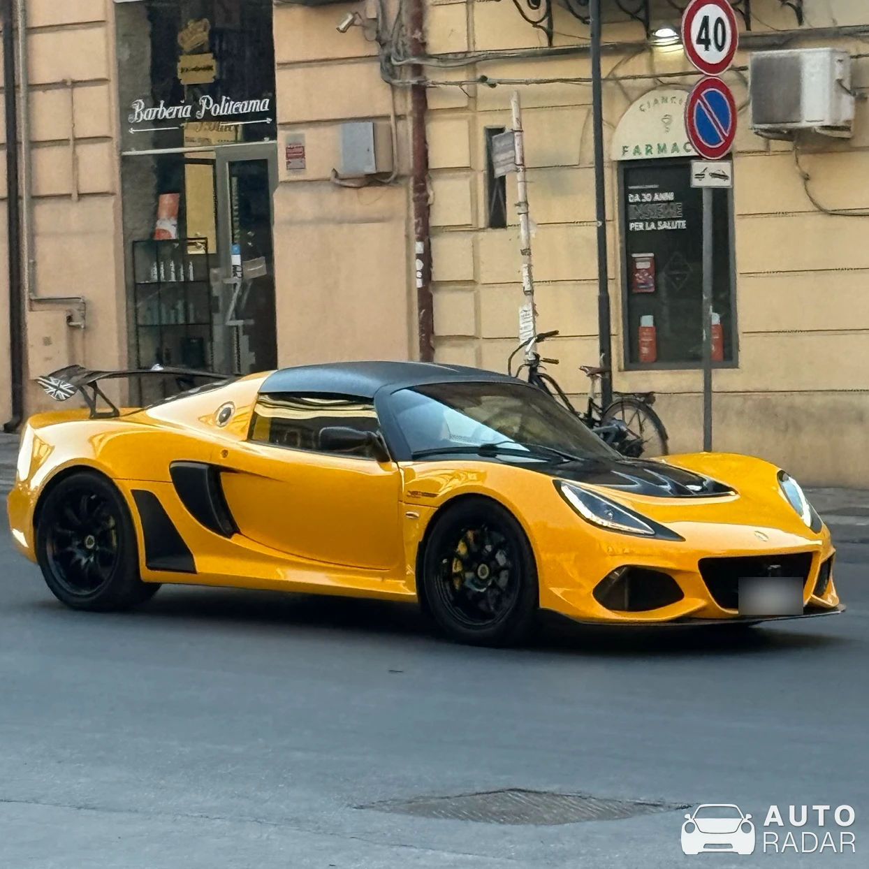 Lotus Elise S3 250 Cup spotted in Bagheria