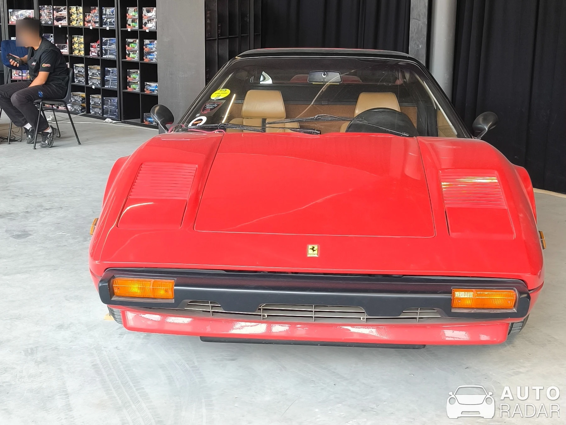 Ferrari 308 GTS spotted in Viry-Châtillon
