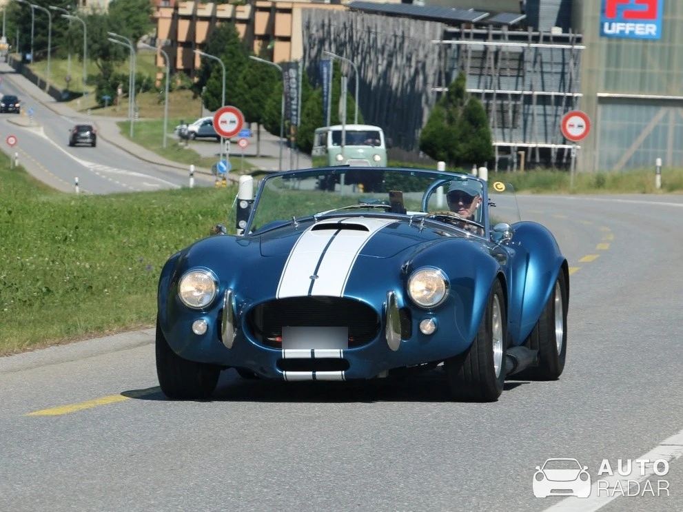 Shelby Cobra 427 spotted in Savognin