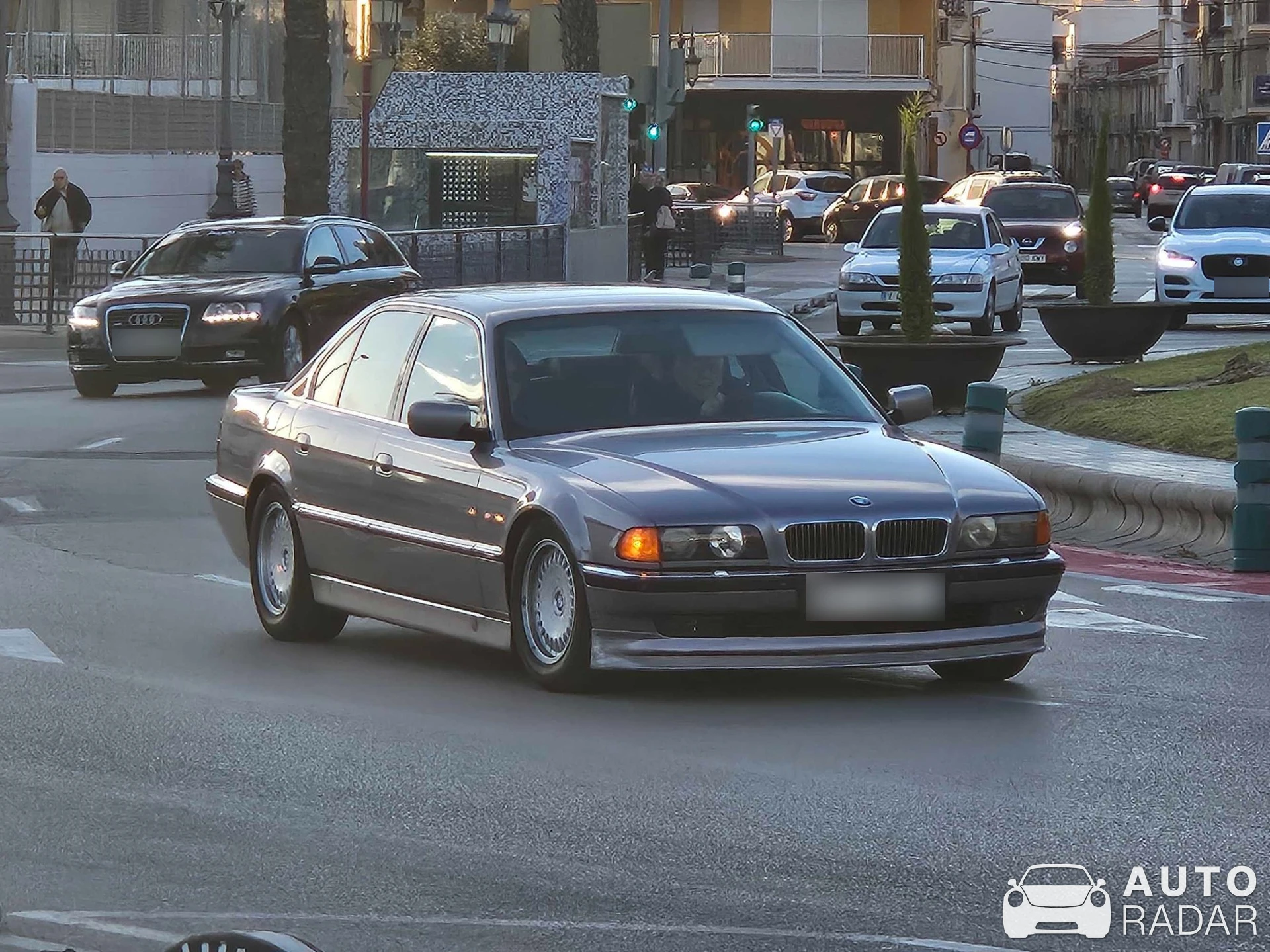 BMW 7 Series E38 spotted in Cullera