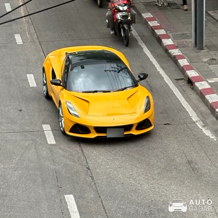 Lotus Emira V6 First Edition spotted in เขตดินแดง