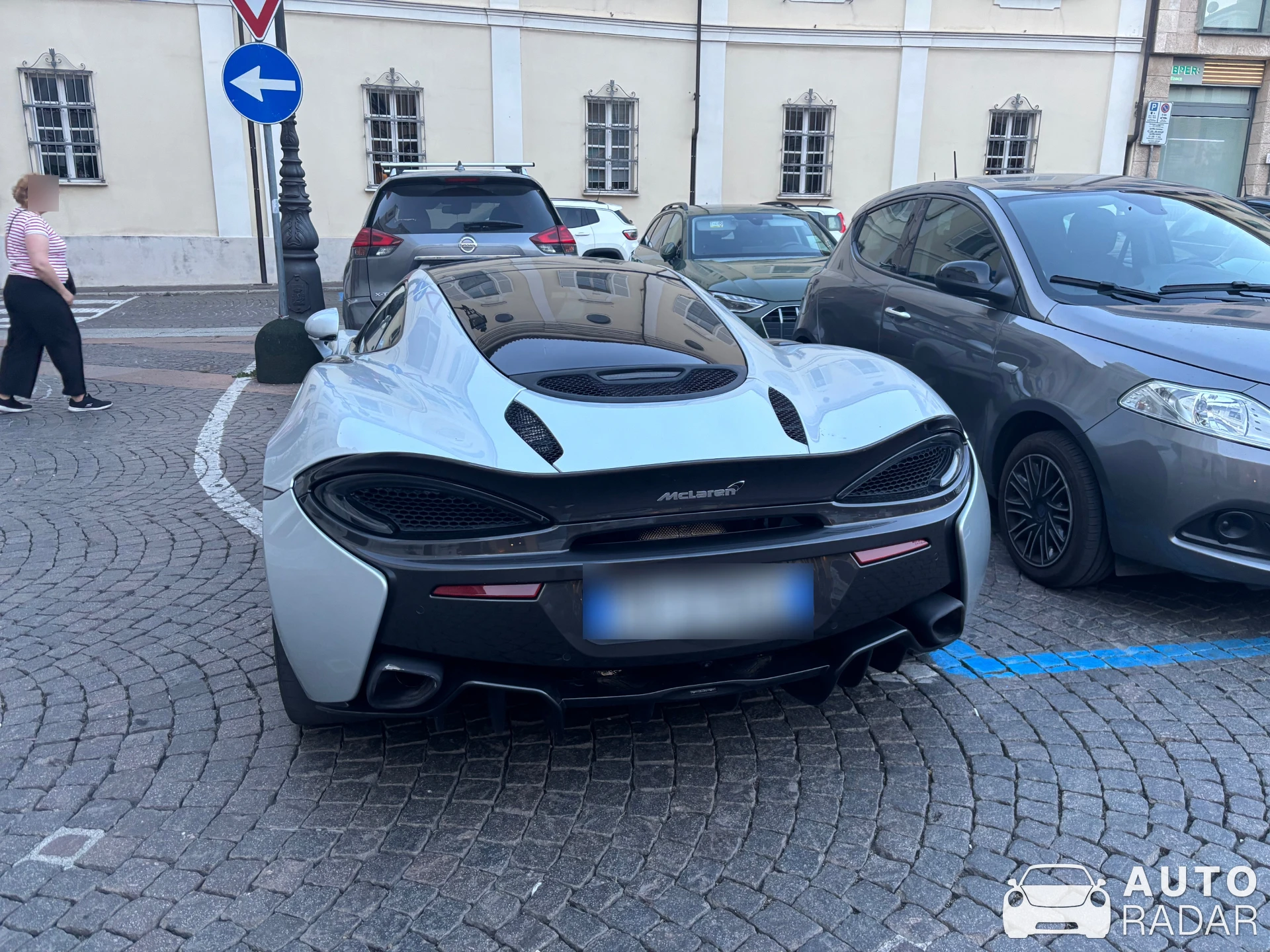 McLaren 570GT spotted in Tortona