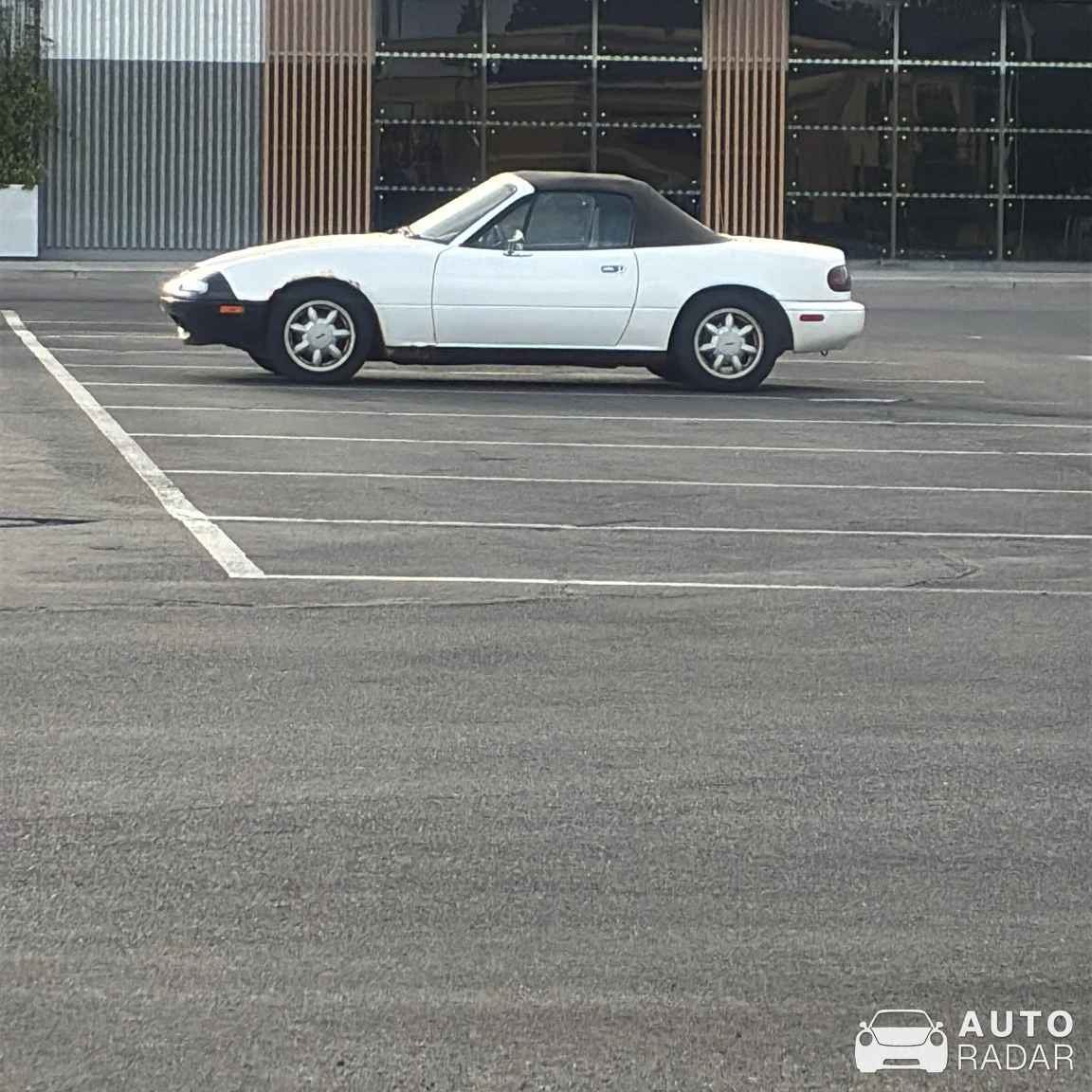 Mazda MX-5 NA spotted in Layton