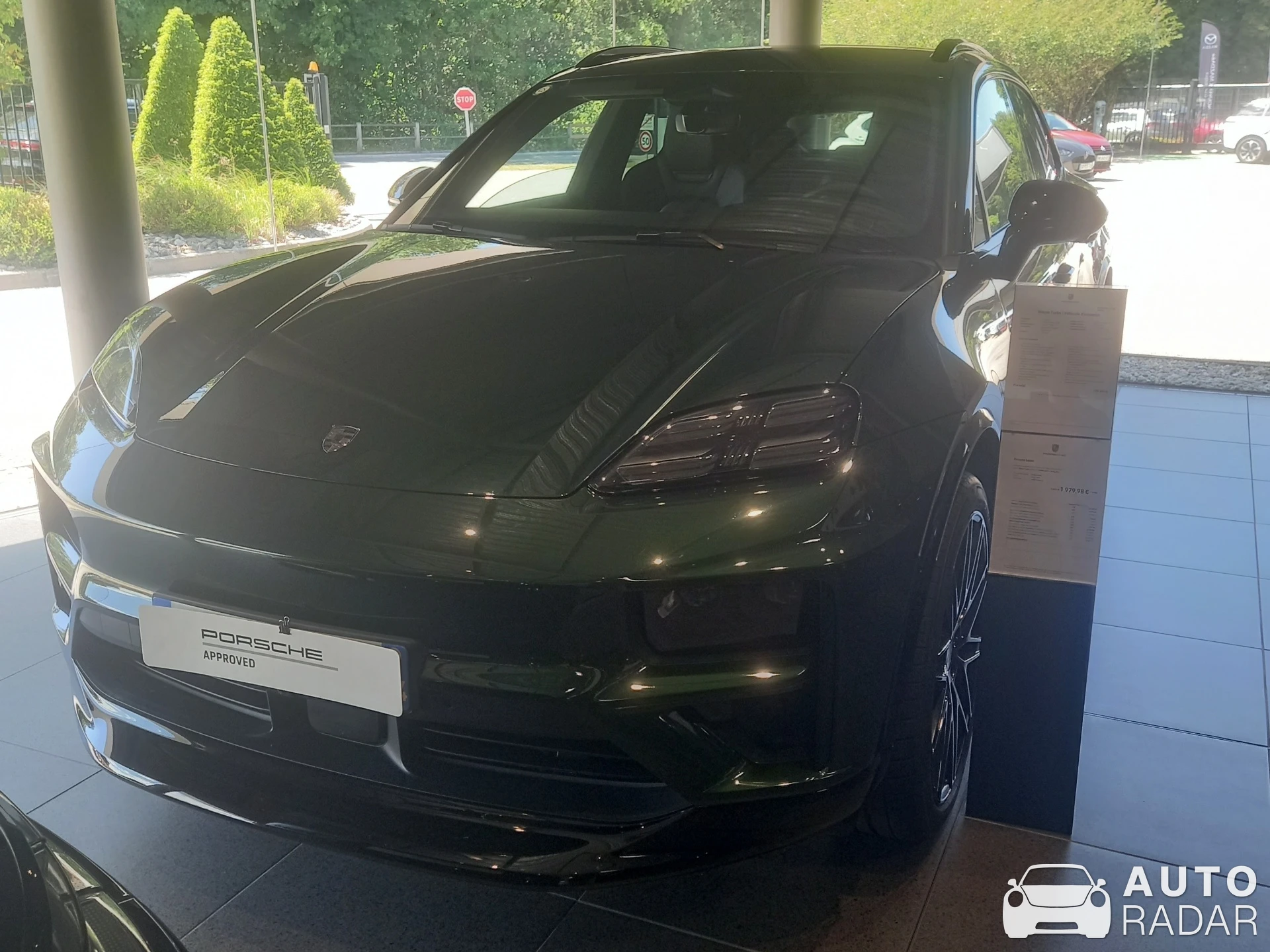 Porsche Macan Turbo spotted in Epagny Metz-Tessy