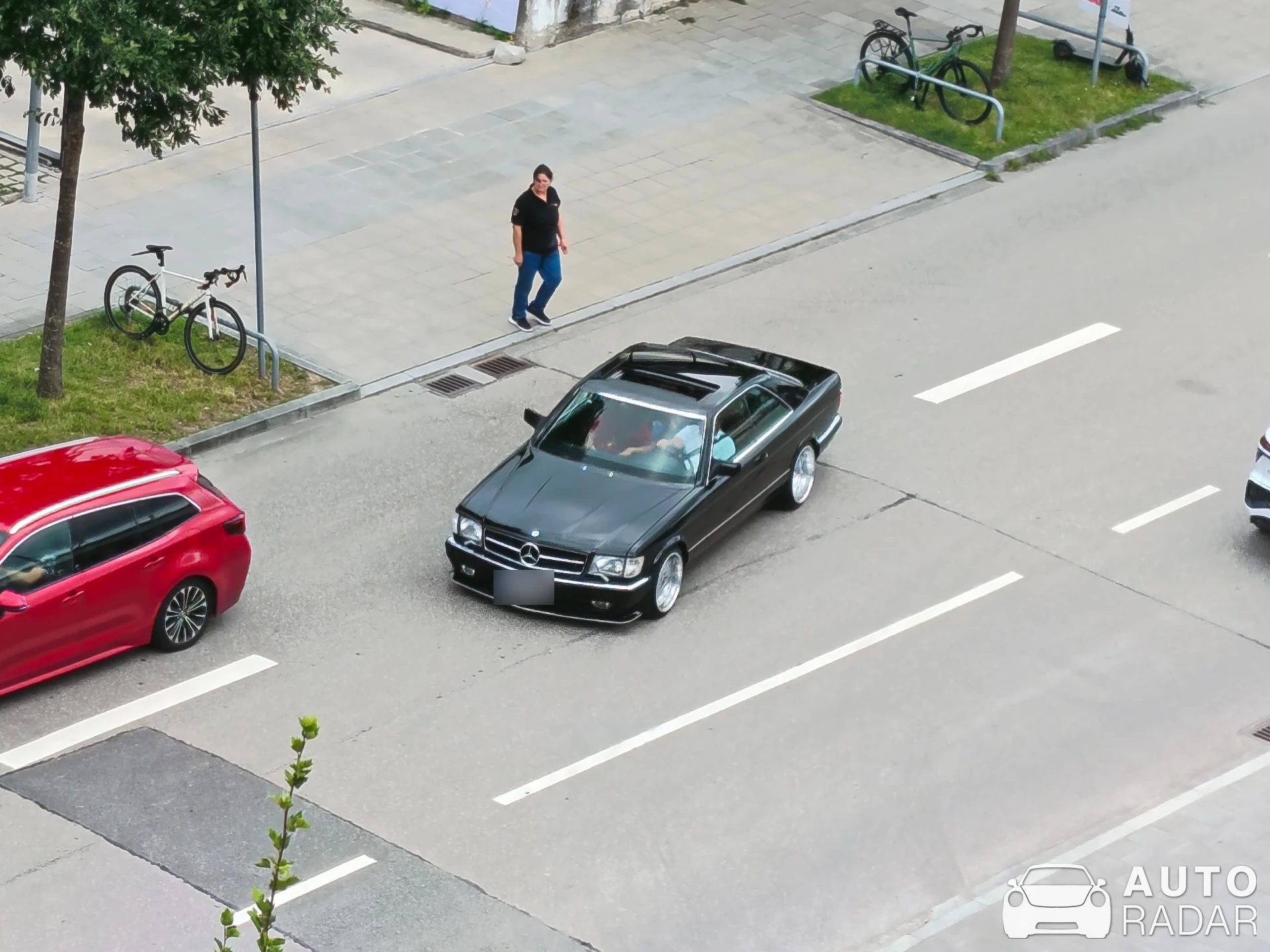 Mercedes-Benz 560 SEC spotted in München