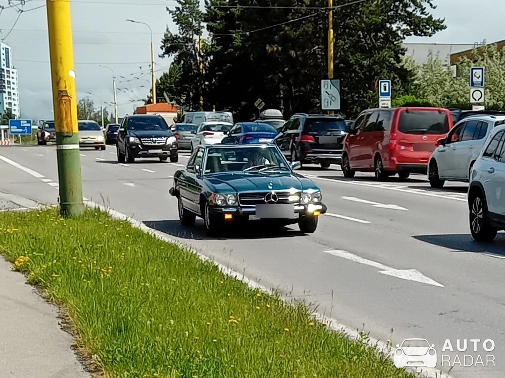 Mercedes-Benz SL 380 R107 spotted in Žilina, Slovakia