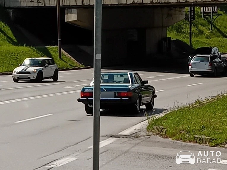 Mercedes-Benz SL 380 R107 spotted in Žilina