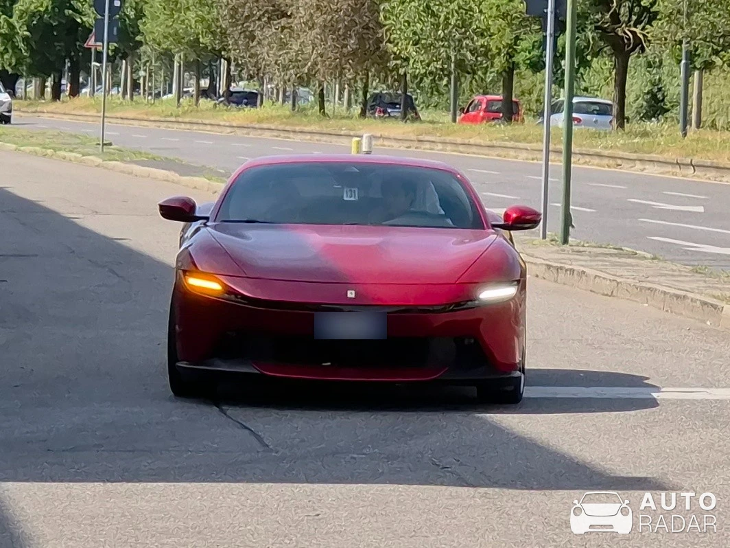 Ferrari Amalfi spotted in Milano