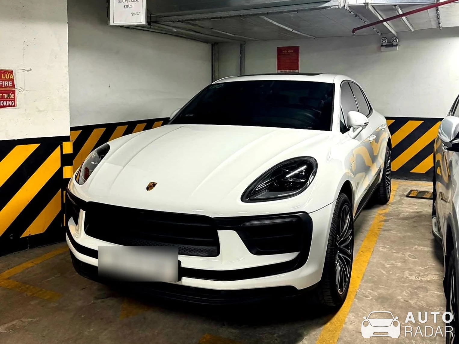 Porsche Macan spotted in Vĩnh Yên