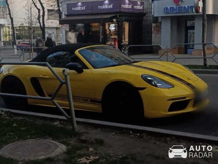 Porsche 718 Boxster S spotted