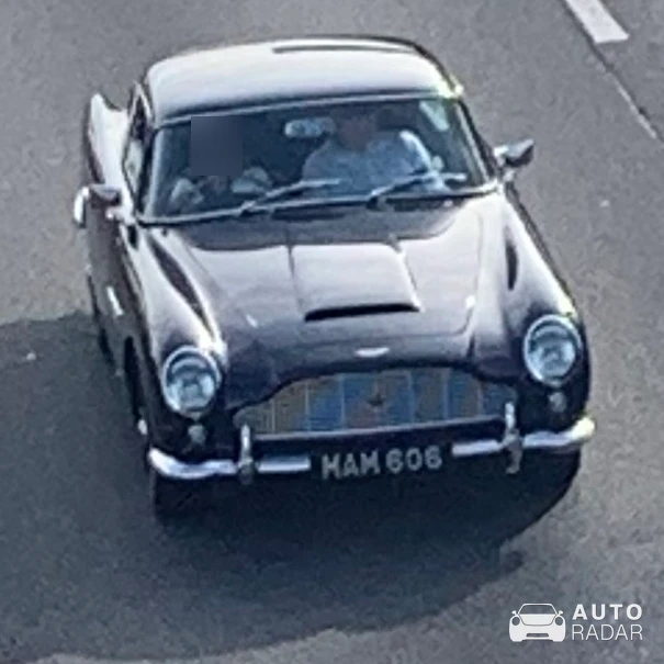 Aston Martin DB6 MKI spotted in Isleworth