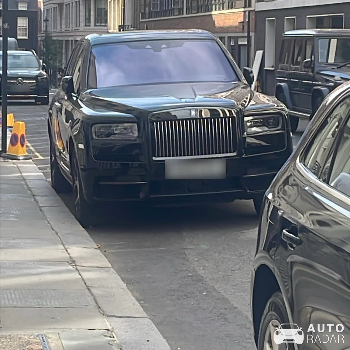 Rolls-Royce Cullinan Black Badge spotted in London