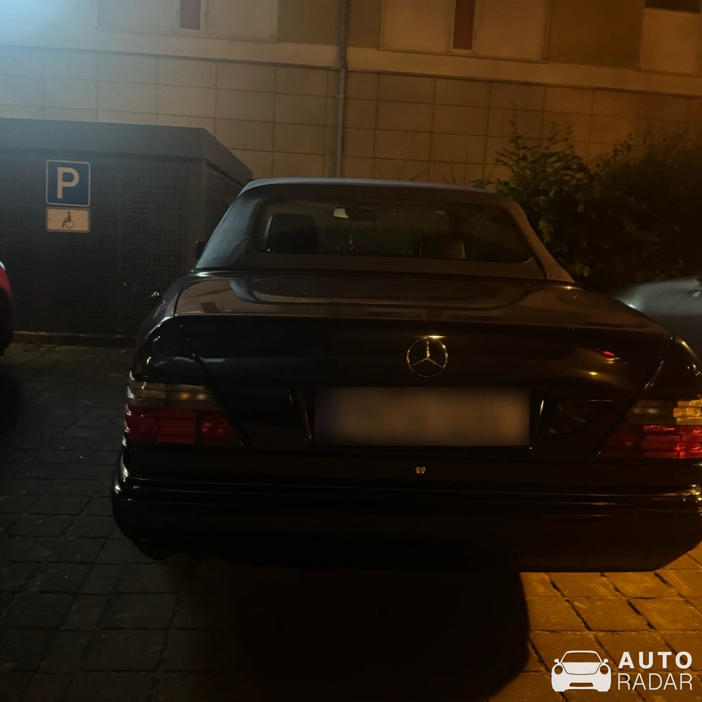 Mercedes-Benz E-Klasse Cabriolet A124 spotted in Göhren-Lebbin