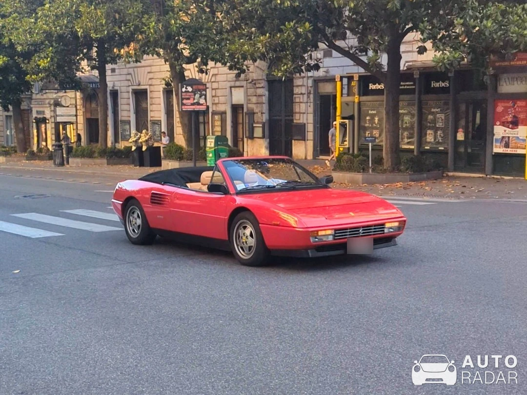 Ferrari Mondial T Cabriolet spotted in Roma
