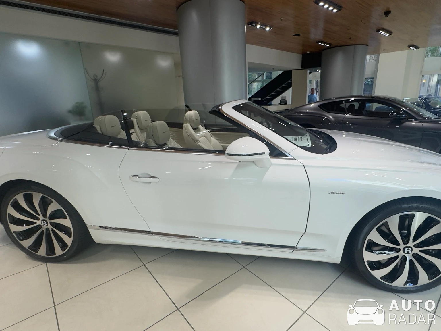 Bentley Continental GTC V8 Azure spotted in Chicago