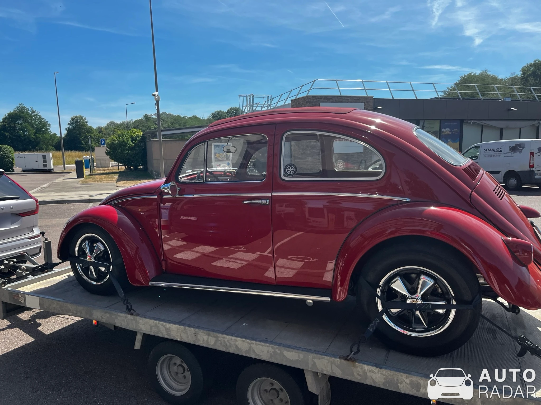Volkswagen Beetle spotted in Pont-Sainte-Marie
