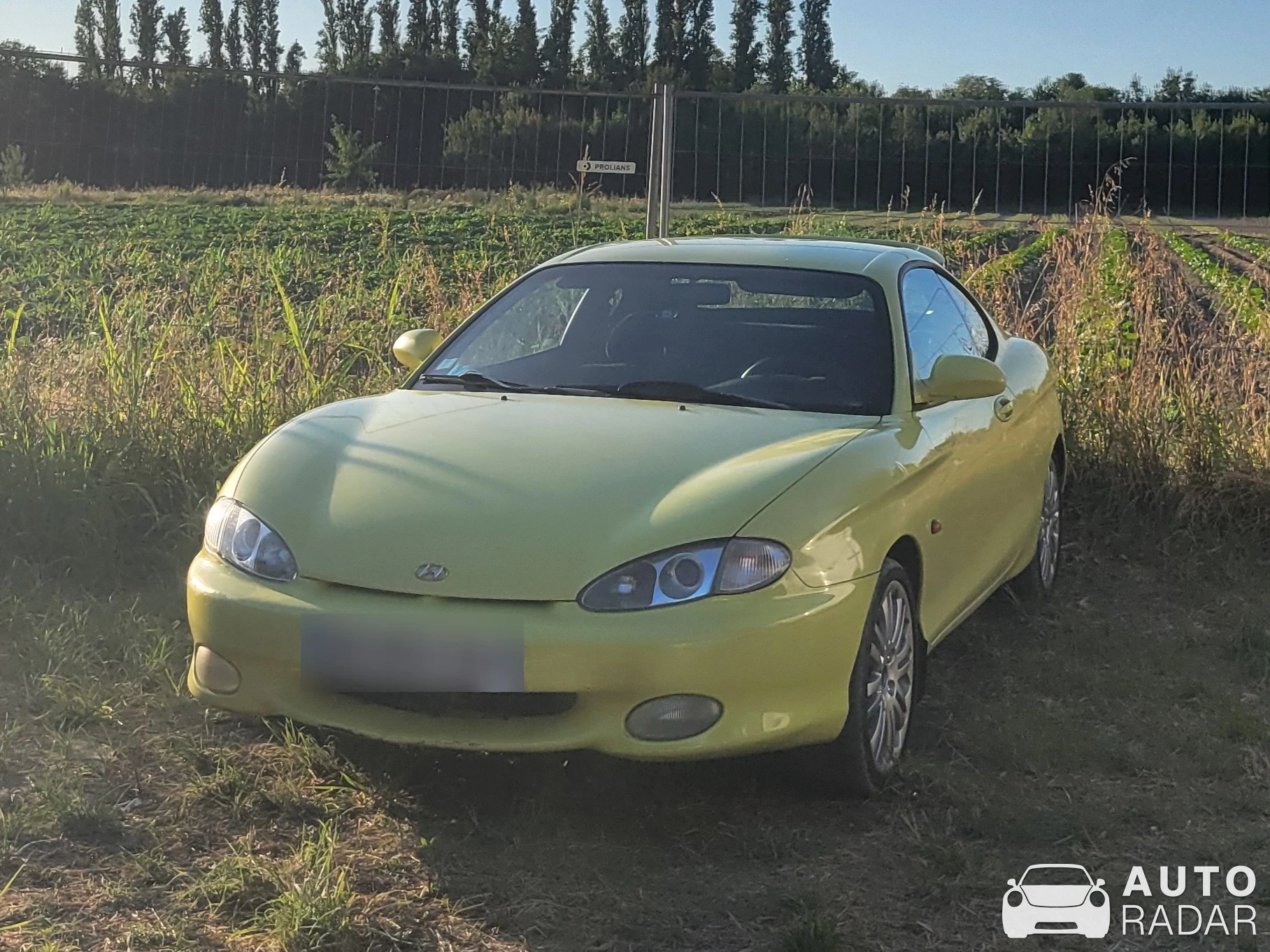 Hyundai Coupé 2000 spotted in Avignon