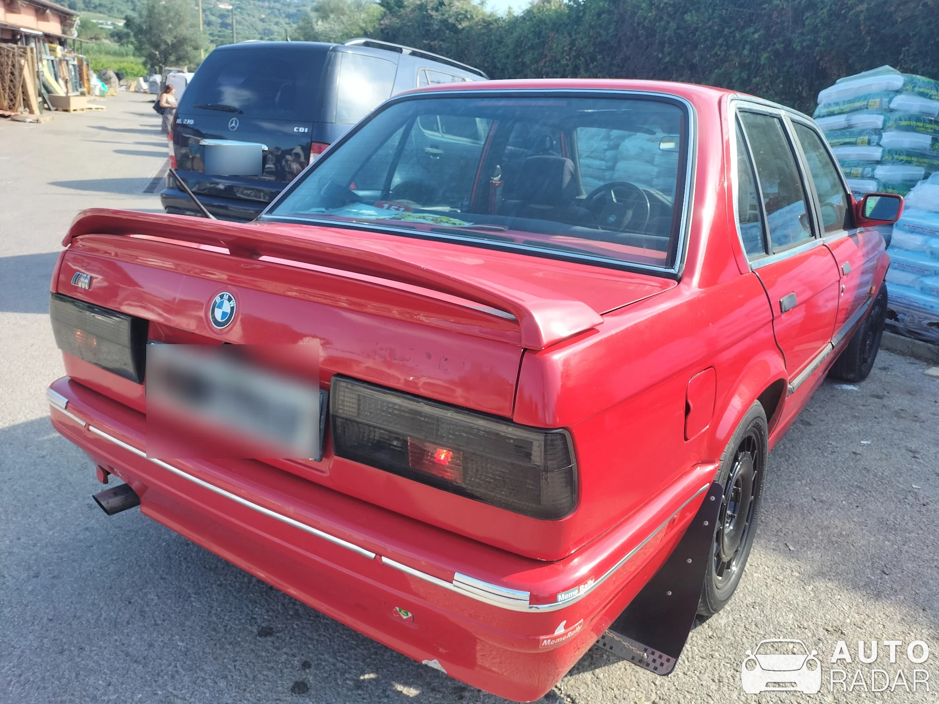 BMW 3 Series E30 spotted in Portoferraio
