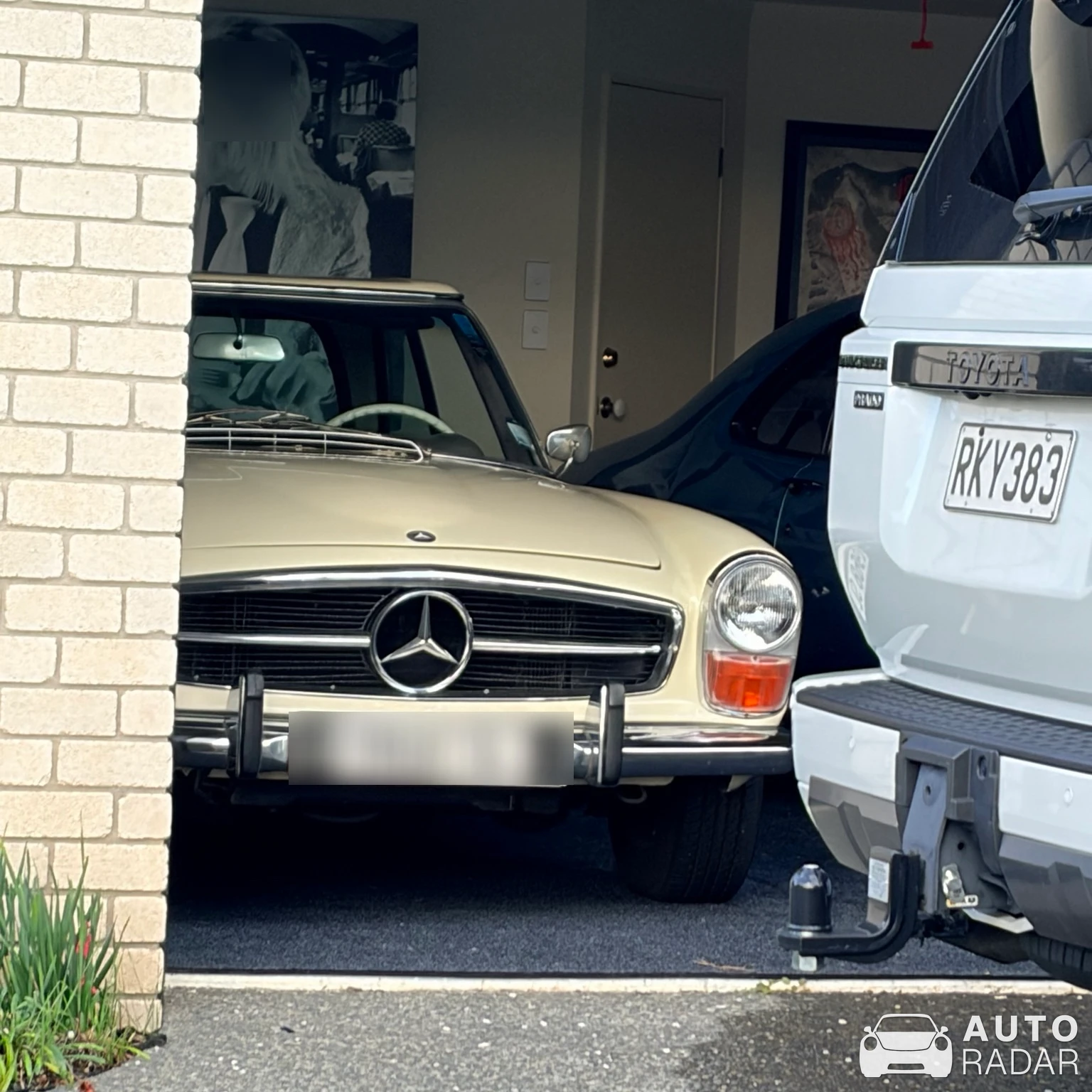 Mercedes-Benz 280SL W113 spotted in Orewa