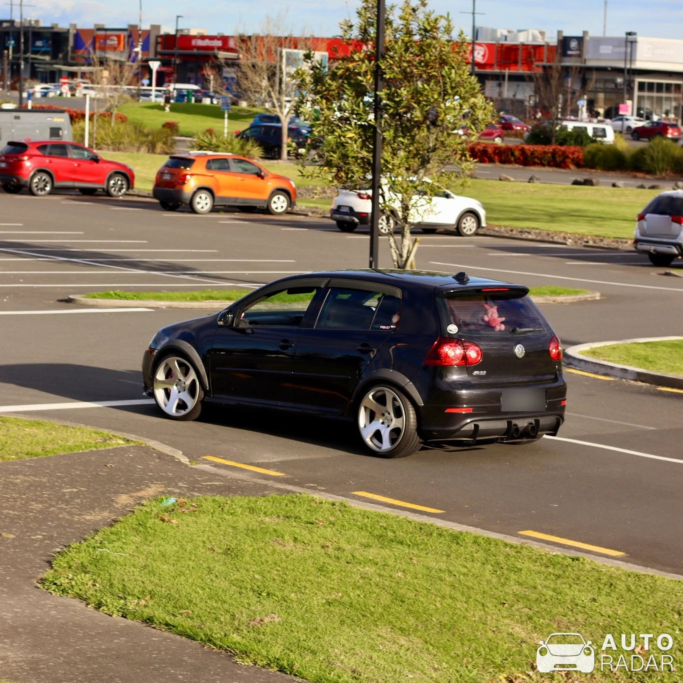 Volkswagen Golf R32 spotted in Hamilton