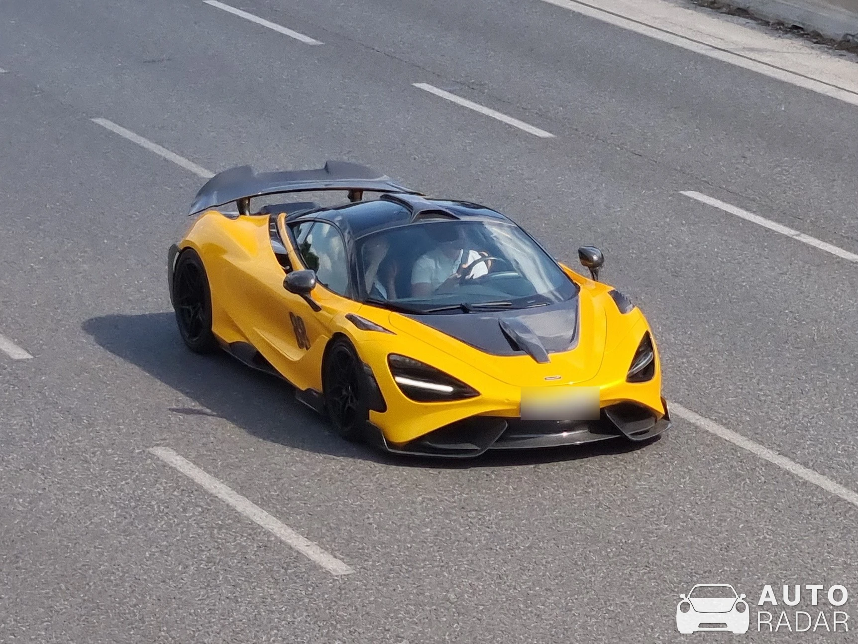 McLaren 765LT Novitec spotted in Milano