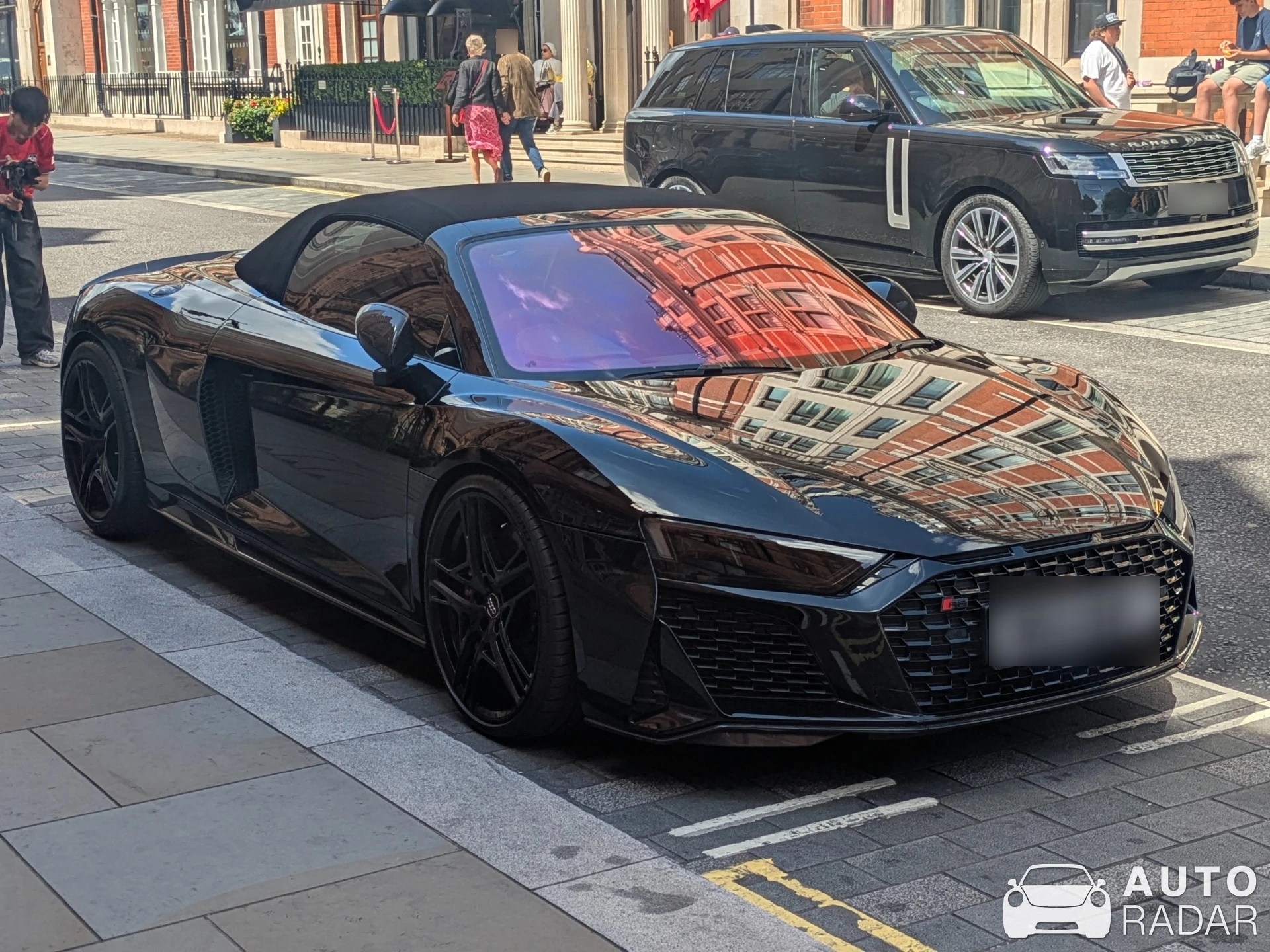 Audi R8 V10 Spyder Performance spotted in London