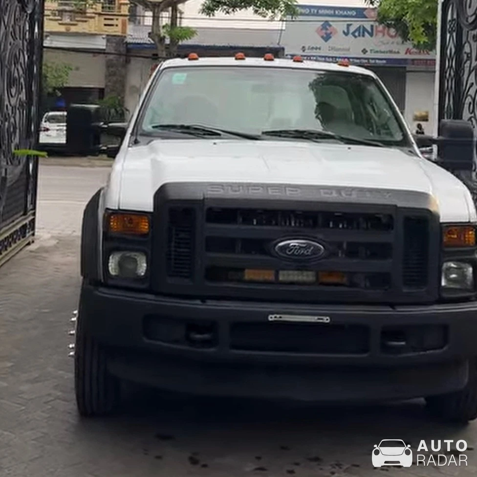 Ford F-550 spotted in Phan Đình Phùng