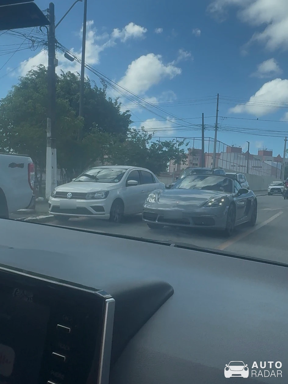 Porsche 718 Boxster spotted in Aracaju