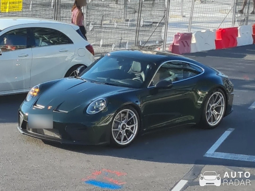 Porsche 992 GT3 Touring MkI spotted in Barcelona