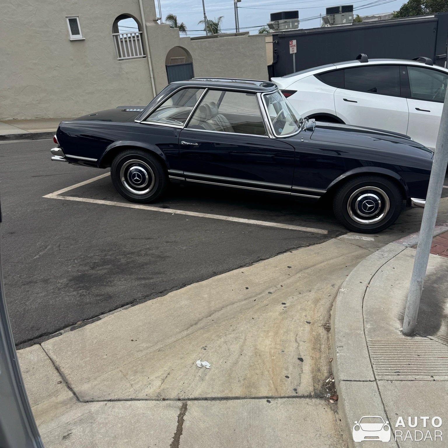 Mercedes-Benz 290 Roadster spotted in Manhattan Beach