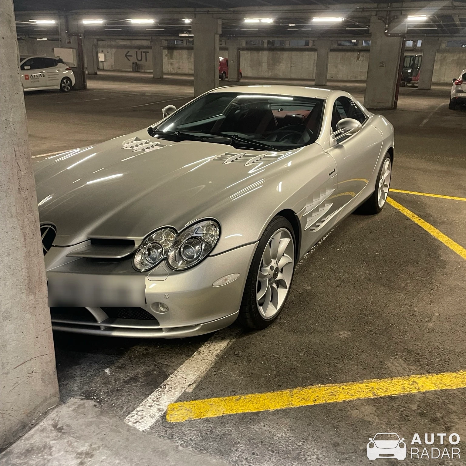 Mercedes-Benz SLR McLaren spotted in Kópavogur