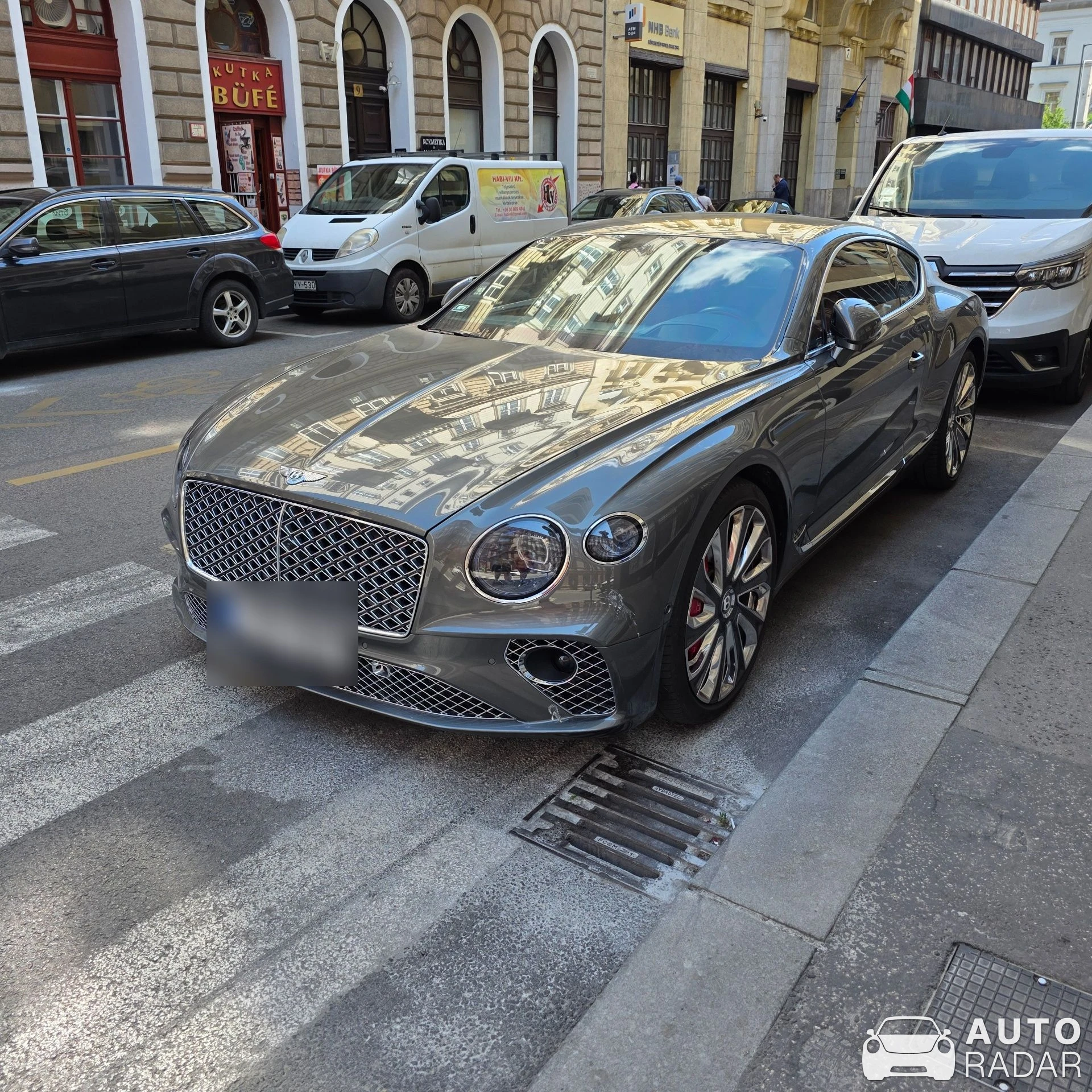Bentley Continental GT V8 2020 Mulliner spotted in Budapest