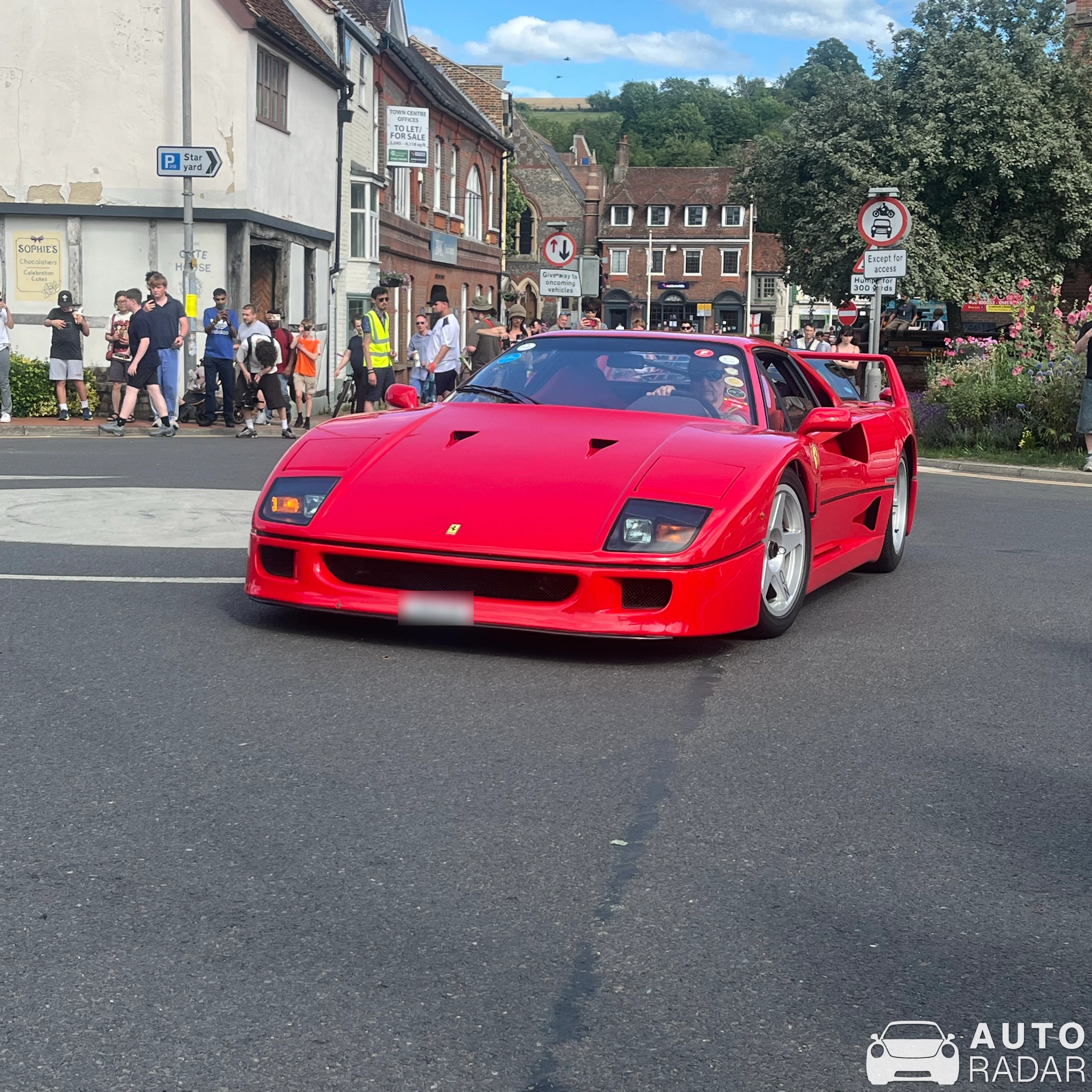 Ferrari F40 spotted in Dunstable