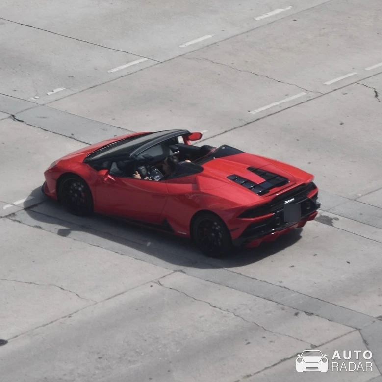 Lamborghini Huracán LP640-4 EVO Spyder spotted in Inglewood