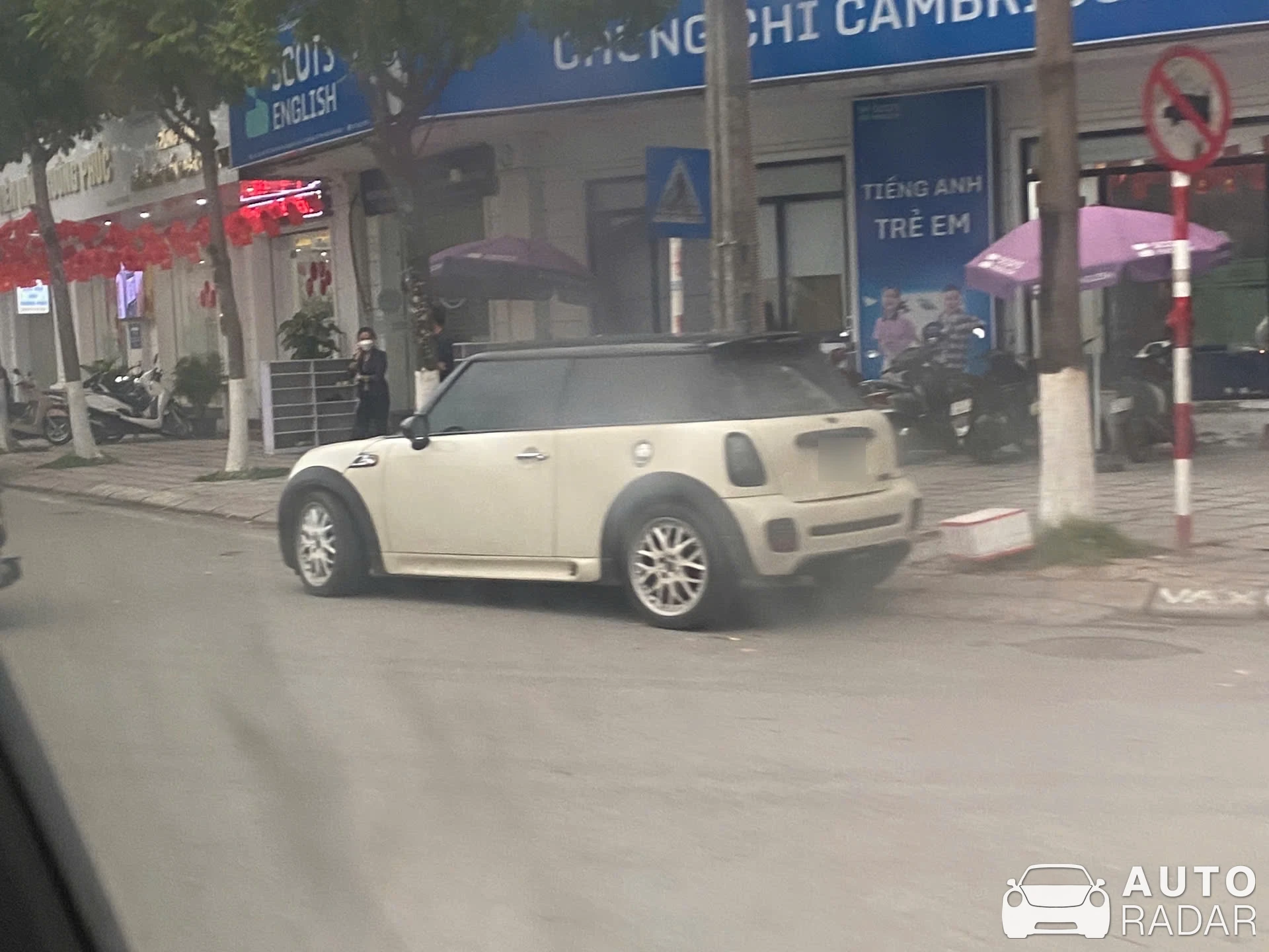 Mini F56 John Cooper Works spotted in Vĩnh Phúc