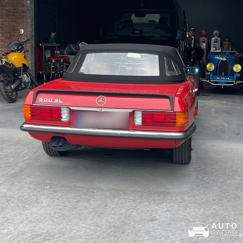 Mercedes-Benz 500 SL spotted in Gistel