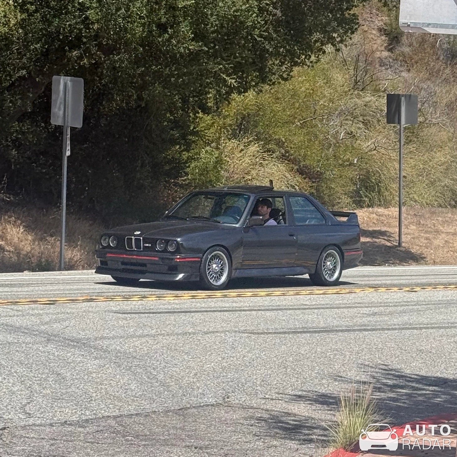 BMW M3 E30 spotted in Malibu