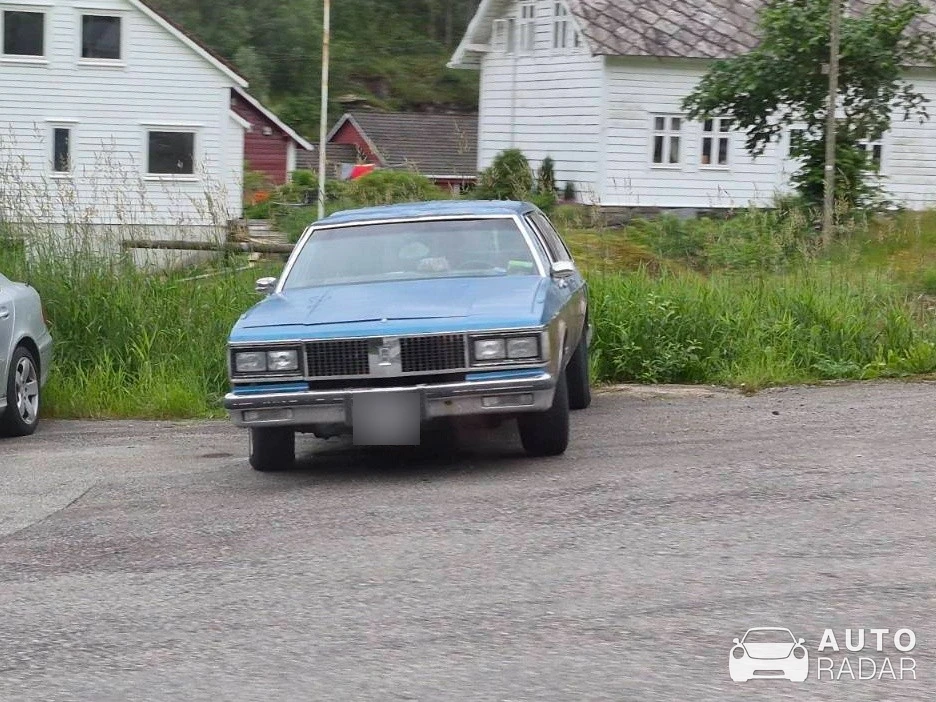 Oldsmobile Cruiser Custom spotted in Løfallstrand