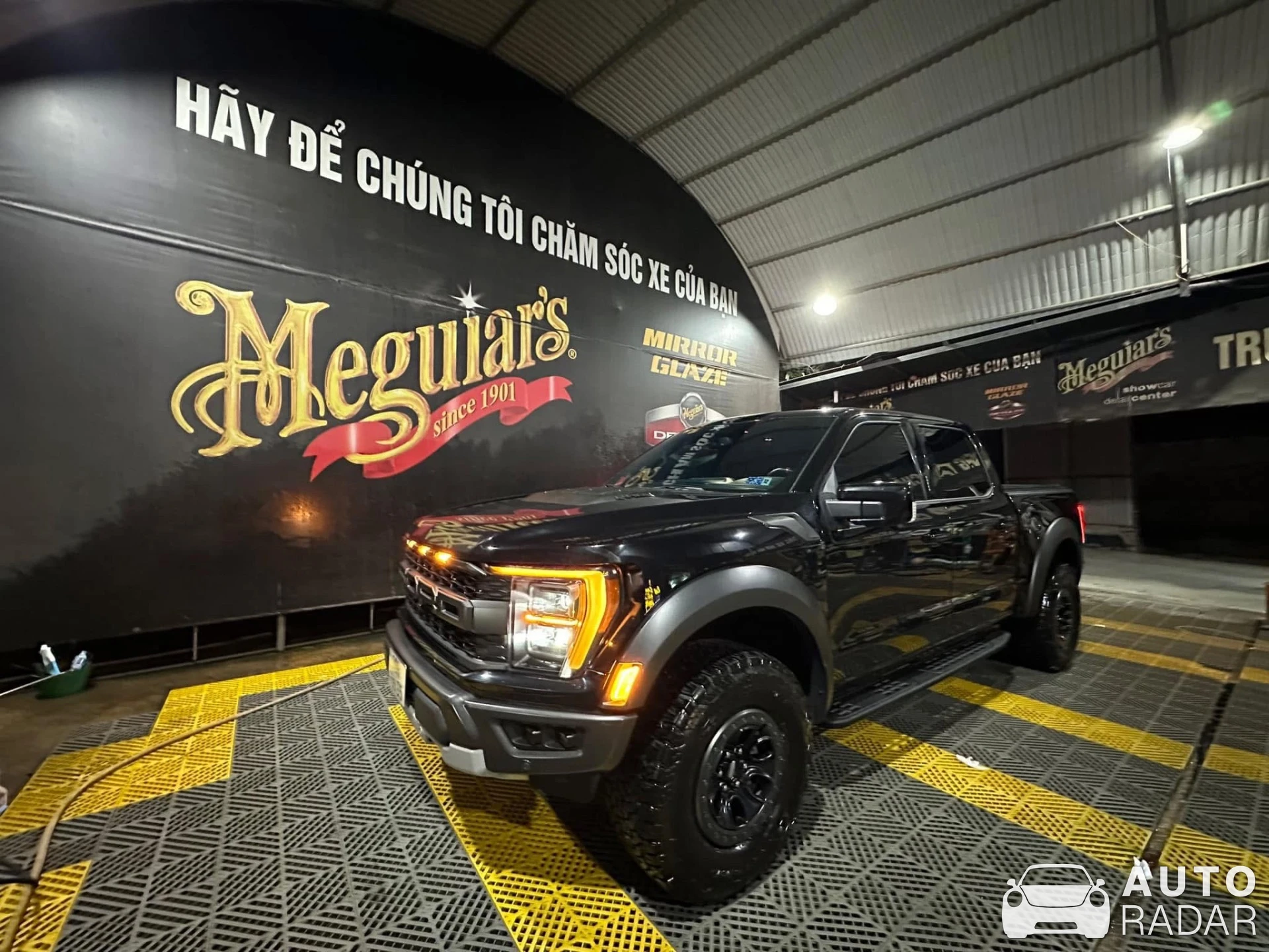 Ford F-150 Raptor spotted in Phan Đình Phùng
