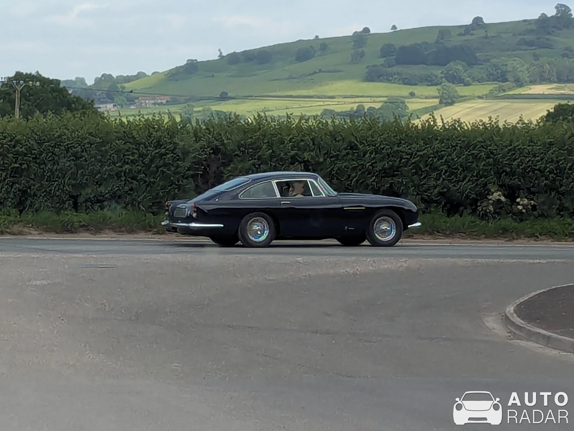 Aston Martin DB6 MKII spotted in Yeovil