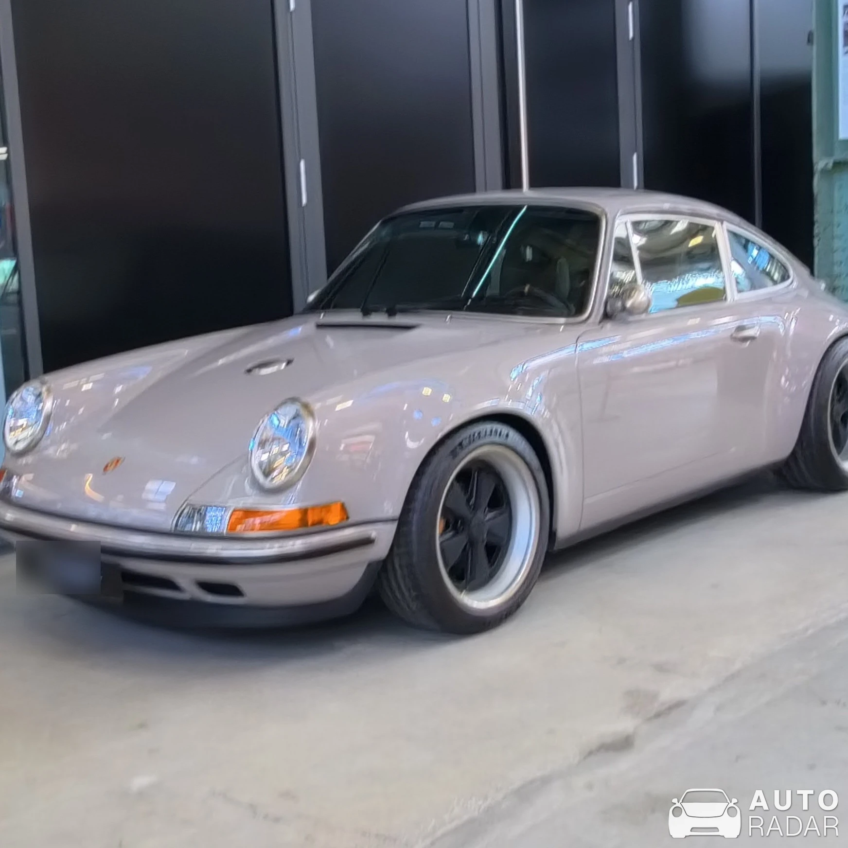 Porsche 964 Carrera 4 spotted