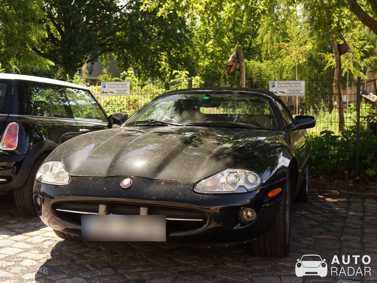 Jaguar XK8 Convertible spotted in Berliini
